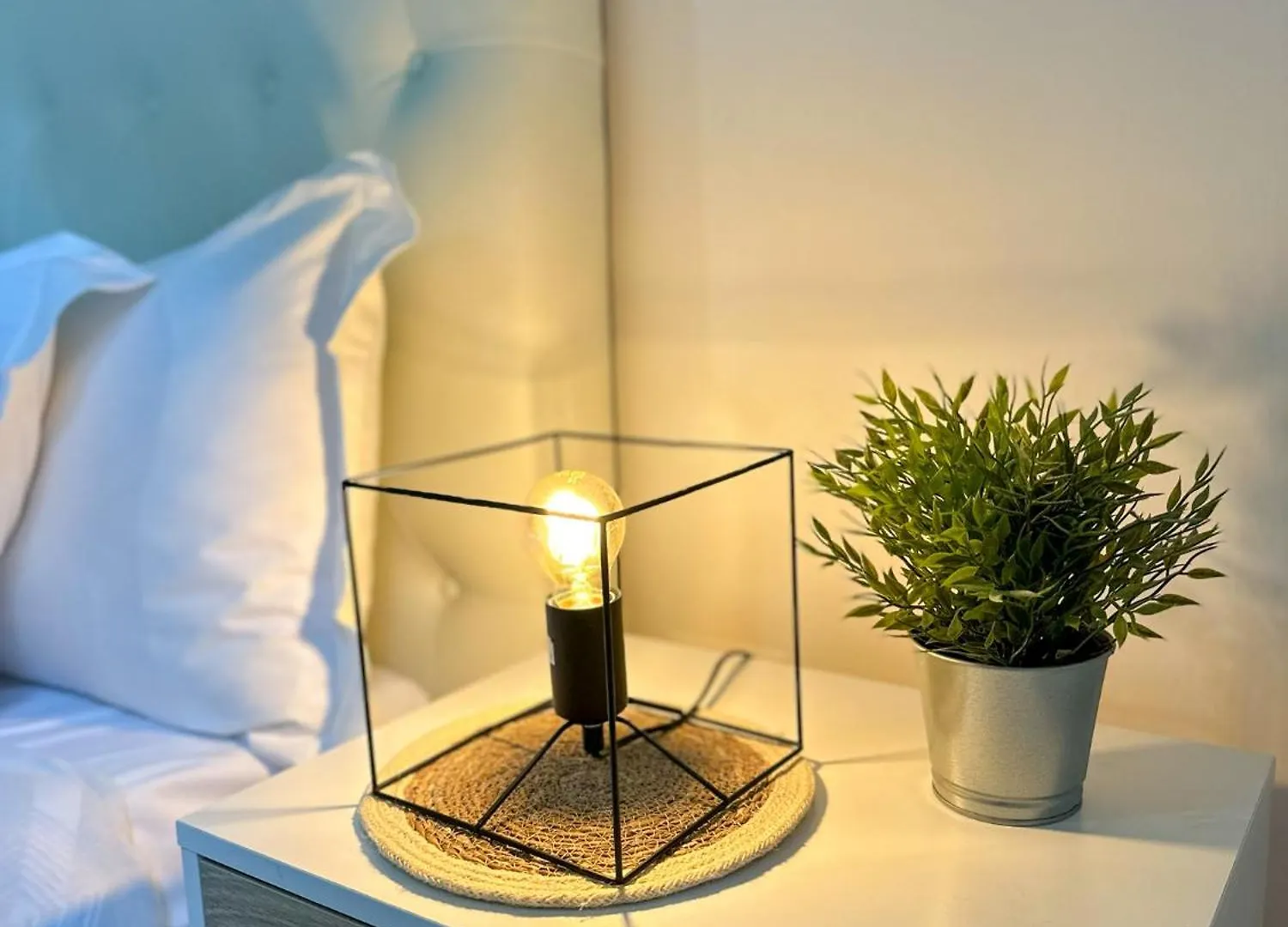 Apartment By The Colosseum - White Chic Flats ローマ