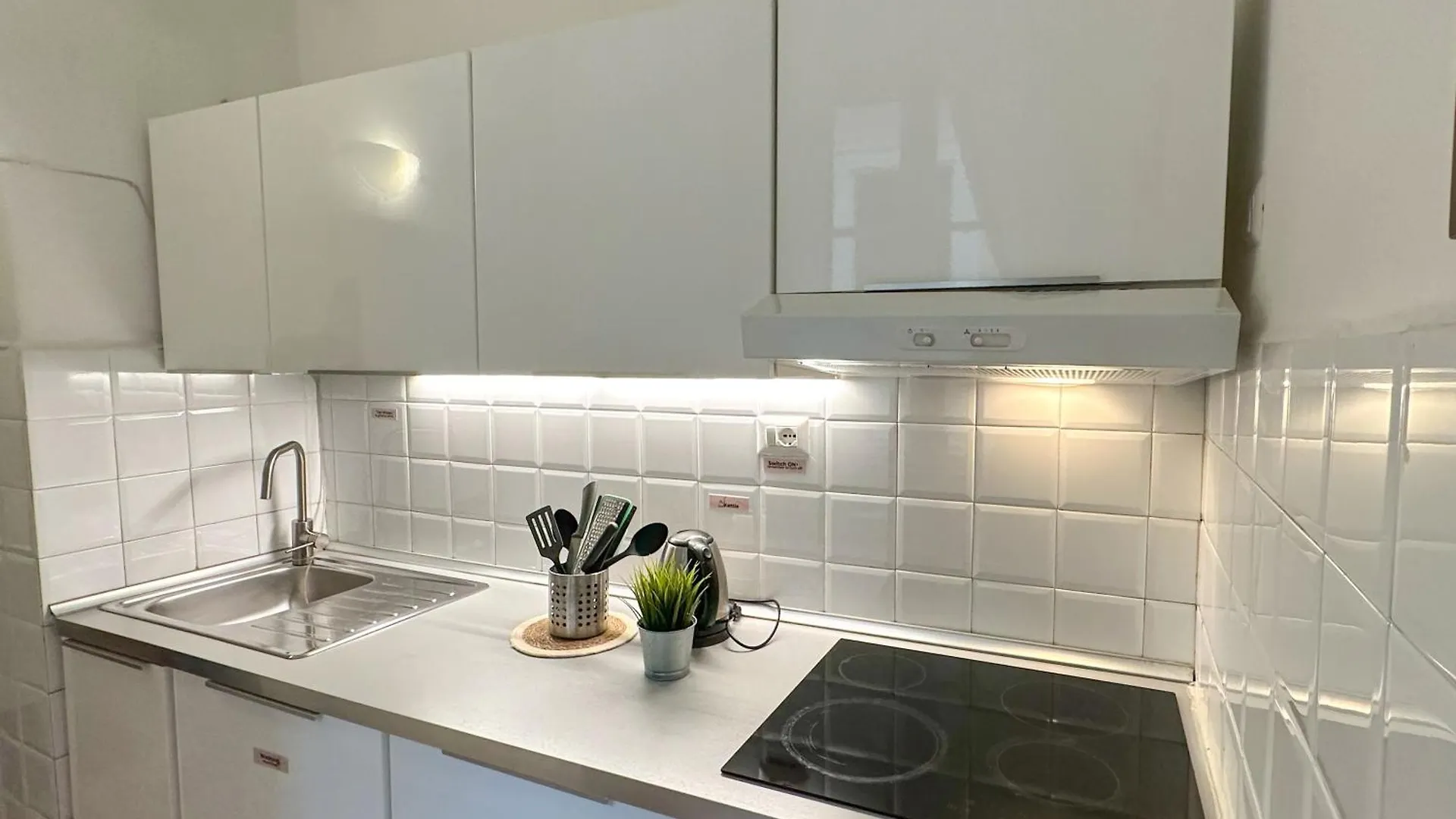 Apartment By The Colosseum - White Chic Flats ローマ