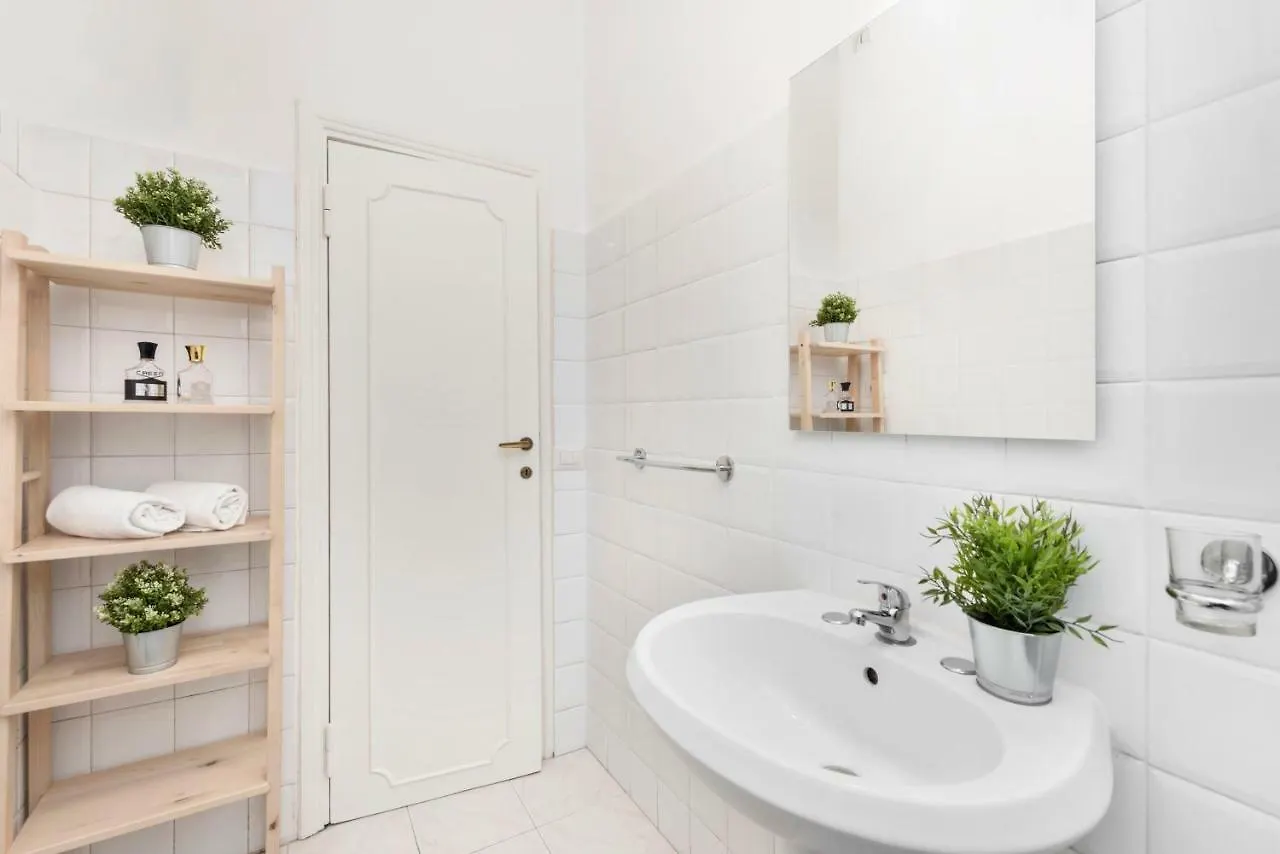 Apartment By The Colosseum - White Chic Flats ローマ